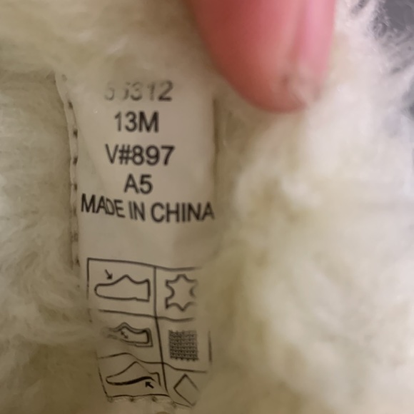 Girls size 13 lands end fur lined shoes. New never worn. - Picture 4 of 4